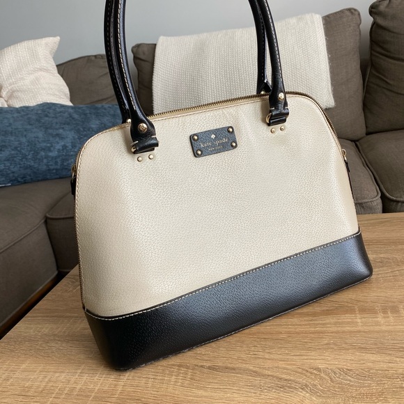 Kate Spade off white and black shoulder purse - Picture 4 of 9